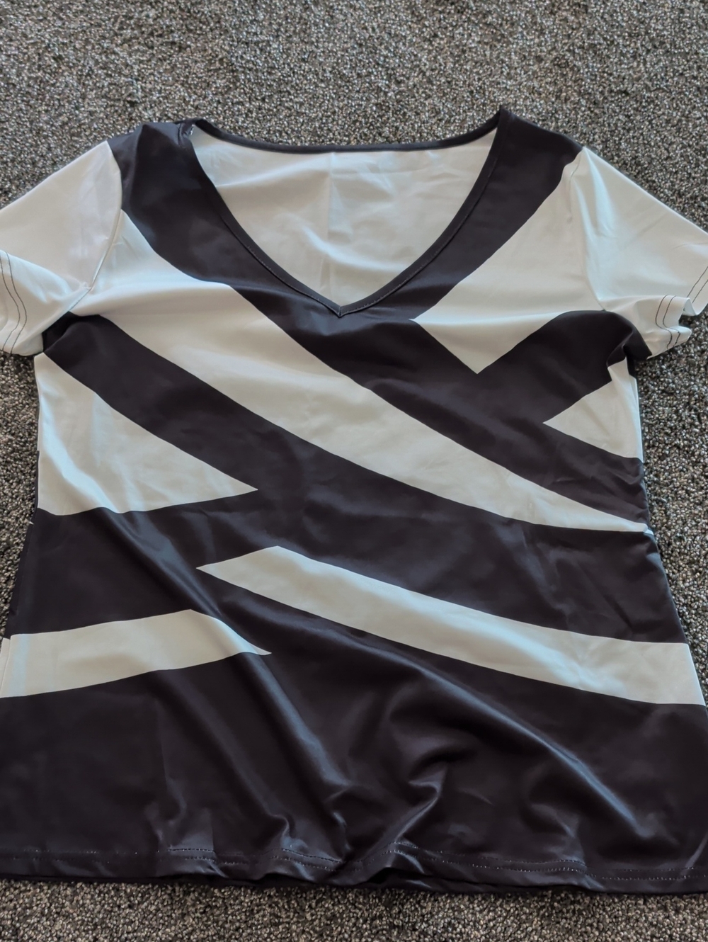 Women's Black and White V-Neck Graphic Top